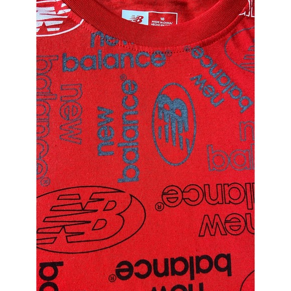 Elevate Your Sporty Style New Balance * True Red & Black Crewneck Tee SZ 10 k206 - Picture 2 of 9